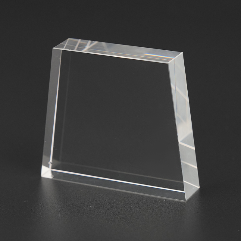 Prisma hyalina vitrum opticum